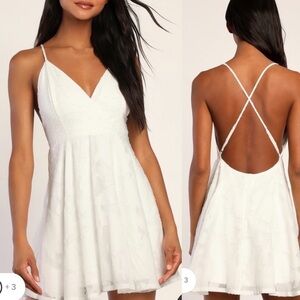 Lulus Summer White Burnout Floral Backless Fully Lined V-Neck Skater DressSize L
